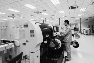 探訪智能工廠 技術(shù)開發(fā)驅(qū)動(dòng)智慧顯威力，生產(chǎn)效率提升四成多